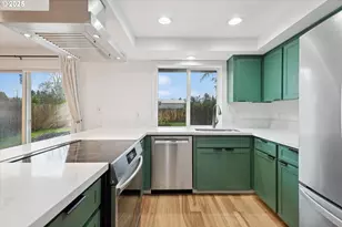 18800 SW Sandra Ln, Beaverton, OR 97003 - Photo 14