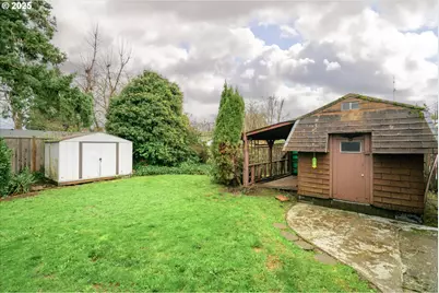 1147 S 34th Pl, Springfield, OR 97478 - Photo 24