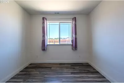 2010 Roosevelt Loop, North Bend, OR 97459 - Photo 18