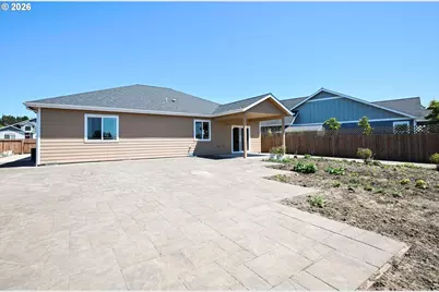 2010 Roosevelt Loop, North Bend, OR 97459 - Photo 24