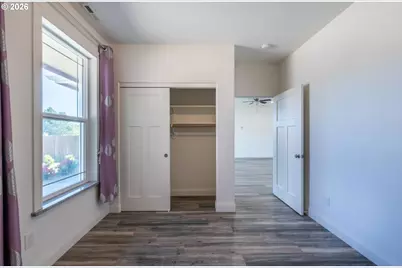 2010 Roosevelt Loop, North Bend, OR 97459 - Photo 22