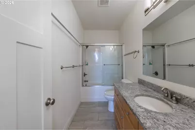 2010 Roosevelt Loop, North Bend, OR 97459 - Photo 16