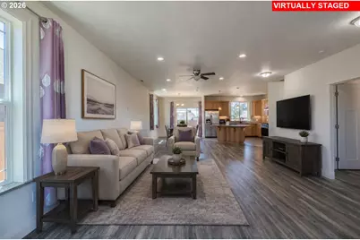 2010 Roosevelt Loop, North Bend, OR 97459 - Photo 2