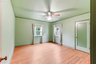 4446 NE Irving St, Portland, OR 97213 - Photo 10