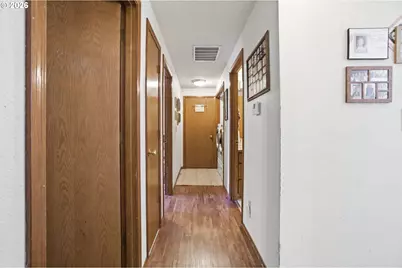 12723 SE Main St, Portland, OR 97233 - Photo 18