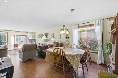 12723 SE Main St, Portland, OR 97233 - Photo 6