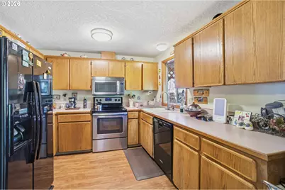 12723 SE Main St, Portland, OR 97233 - Photo 10