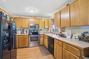 12723 SE Main St, Portland, OR 97233 - Photo 10