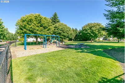 1652 SW Wright Pl, Troutdale, OR 97060 - Photo 36
