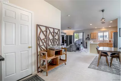 1652 SW Wright Pl, Troutdale, OR 97060 - Photo 8