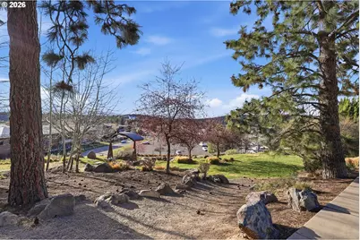 40 SW McKinley Ave, Bend, OR 97702 - Photo 32