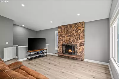 1205 NE 188th Pl, Portland, OR 97230 - Photo 10
