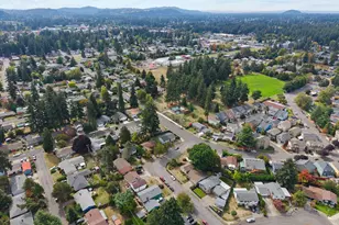 1205 NE 188th Pl, Portland, OR 97230 - Photo 34