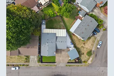 1205 NE 188th Pl, Portland, OR 97230 - Photo 32