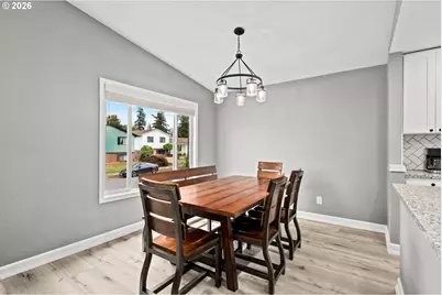 1205 NE 188th Pl, Portland, OR 97230 - Photo 8