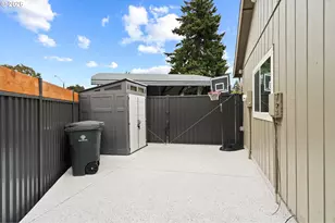 1205 NE 188th Pl, Portland, OR 97230 - Photo 28