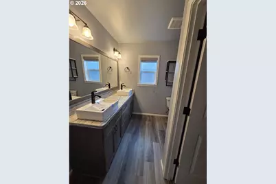 263 Addison Ave, Sutherlin, OR 97479 - Photo 16