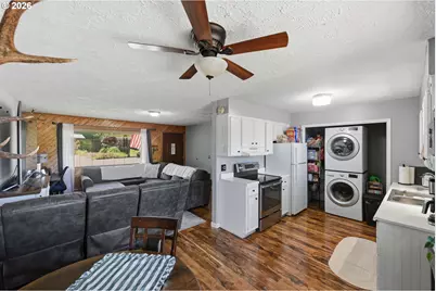 3854 Vista Dr, North Bend, OR 97459 - Photo 10
