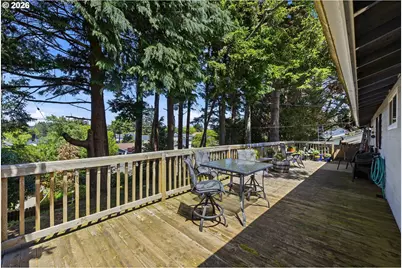 3854 Vista Dr, North Bend, OR 97459 - Photo 20