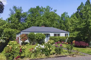 9009 SW 36th Ave, Portland, OR 97219 - Photo 2