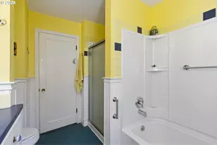 9009 SW 36th Ave, Portland, OR 97219 - Photo 22