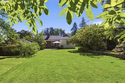 9009 SW 36th Ave, Portland, OR 97219 - Photo 28