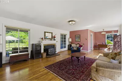 9009 SW 36th Ave, Portland, OR 97219 - Photo 6