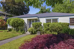 9009 SW 36th Ave, Portland, OR 97219 - Photo 4