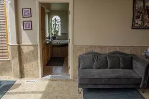 421 W Grant St, Burns, OR 97720 - Photo 18