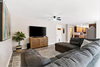 14105 SW Spinnaker Dr, Beaverton, OR 97005 - Photo 14