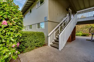 2141 W 15th Ct, Eugene, OR 97402 - Photo 8
