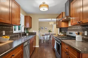 17928 Royal Ct, Lake Oswego, OR 97035 - Photo 14