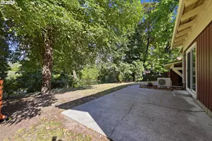 1522 Russet Dr, Eugene, OR 97401 - Photo 26