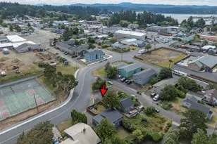 317 NE Benton St, Newport, OR 97365 - Photo 40