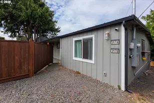 317 NE Benton St, Newport, OR 97365 - Photo 34
