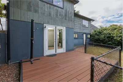 317 NE Benton St, Newport, OR 97365 - Photo 16