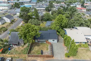 317 NE Benton St, Newport, OR 97365 - Photo 36