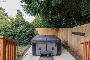 317 NE Benton St, Newport, OR 97365 - Photo 32