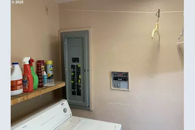 37881 Wheeler Rd, Dexter, OR 97431 - Photo 12