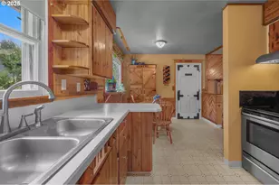 760 SE Williams Rd, Gresham, OR 97080 - Photo 8