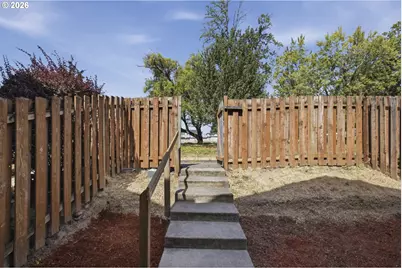 5832 SE Woodland Dr, Gresham, OR 97080 - Photo 32