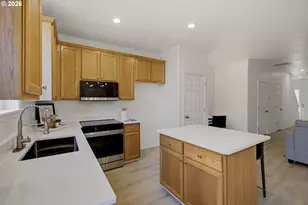 5832 SE Woodland Dr, Gresham, OR 97080 - Photo 12