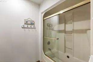 241 SW Ebb Ave, Lincoln City, OR 97367 - Photo 38