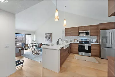 5250 S Landing Dr #310, Portland, OR 97239 - Photo 4