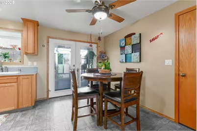 2247 Oregon Ct, Woodburn, OR 97071 - Photo 12