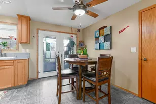 2247 Oregon Ct, Woodburn, OR 97071 - Photo 12