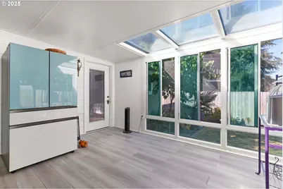 2247 Oregon Ct, Woodburn, OR 97071 - Photo 2