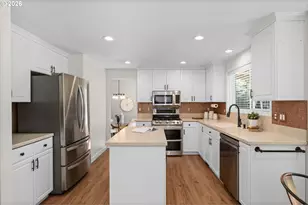 17369 Wake Robin Cir, Oregon City, OR 97045 - Photo 12