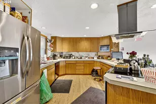 8739 SE Knapp St, Portland, OR 97266 - Photo 10