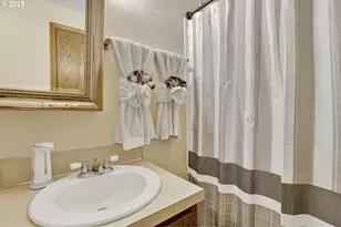 8739 SE Knapp St, Portland, OR 97266 - Photo 18